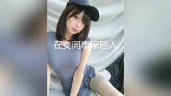 两个美女裸体去商场购物