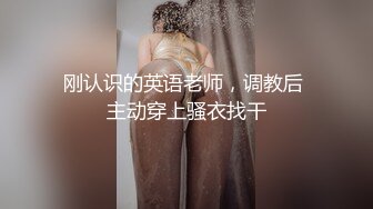 补习班老师厕所暗藏摄像头偷拍女学生上厕所,事发后女生都不相信,说老师人特别好,经常免费给买饮料水果和奶茶 (4)