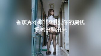 八块腹肌留学生被大屌金主在花园里操射(上) 