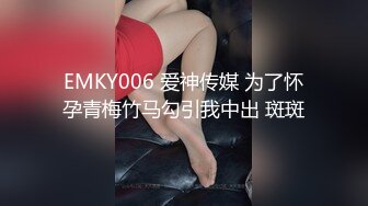 脯乳期时尚辣妈,奶水充足,奶头肿胀不断滴奶,闺女睡着了,聊会臊