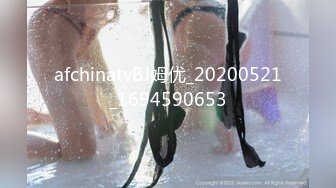 人妻少妇的风情让人无法抵挡，身材软软饱满乳房撩人销魂，抱住用力揉捏爱抚猛力吸吮娇吟痒痒啪啪大力冲刺嗷嗷