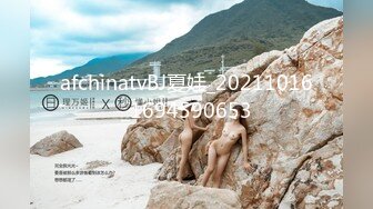 G奶女仆装文静美少女，脱光光柔软大奶子，微笑小骚逼特写，双指扣穴自慰一脸呆萌，翘起圆润美臀，水晶假屌抽插浪叫呻吟