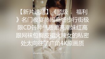 商场女厕全景双镜头偷拍大T恤美女的多毛大黑B年龄不大B却这么黑照理说不应该阿 (2)