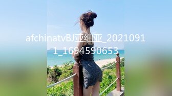 商场女厕近距离偷窥不敢坐半蹲着尿尿??短裙美女有点发黑的大肥鲍